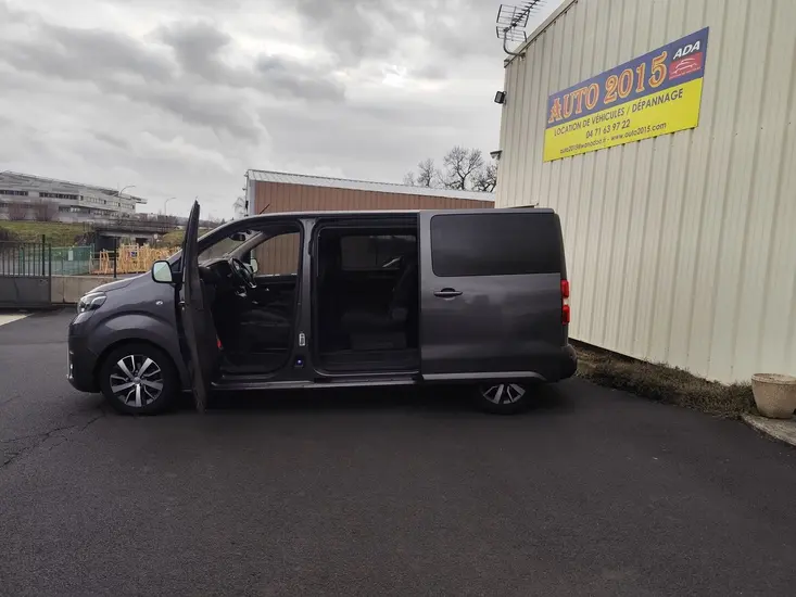 Toyota Proace 8 Places